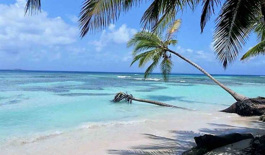 2-Day San Blas Getaway: Shared Thatch Cabin on Isla Asserya — 1
