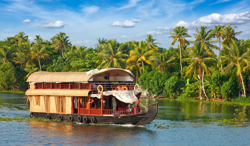 From Kochi: 1-Night Alappuzha Private Houseboat Cruise — 1
