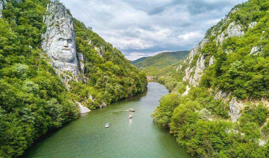 Beautiful Blue Danube and Danube Delta (Passau - Passau) (34 destinations) — 1