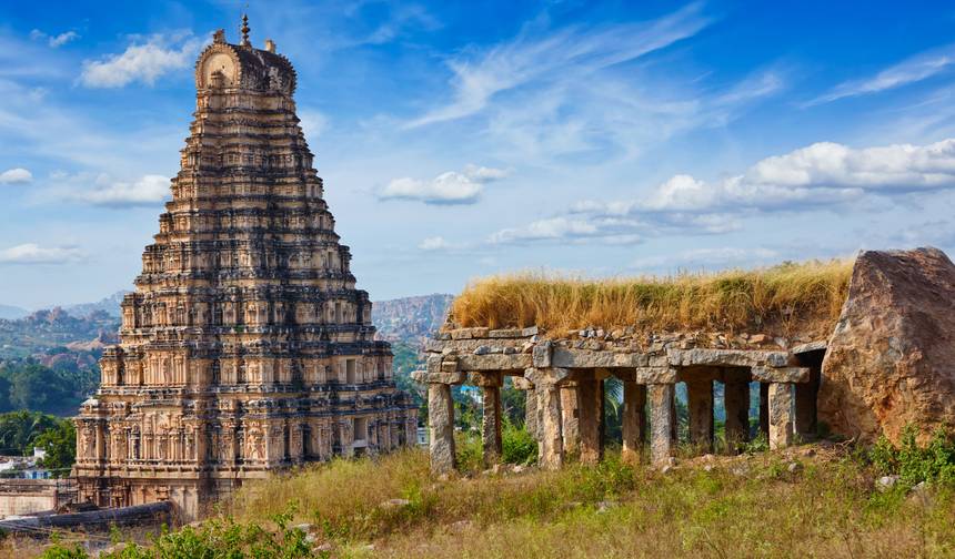 India: Ancient Ruins & Kerala Beaches — 1