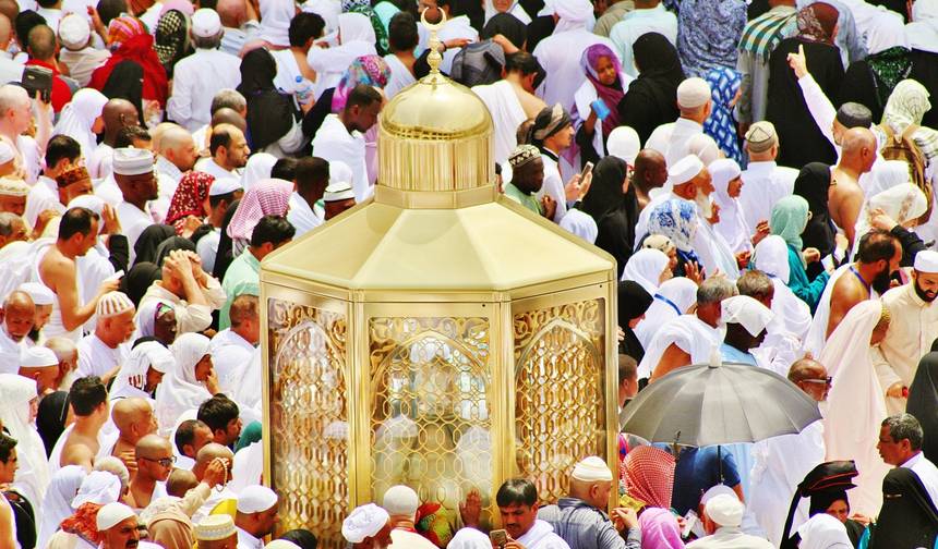 8-Day Umrah Package: Mecca, Medina, Ziyarat, Hotels & Private Transfers (Muslim Travelers Only) — 1