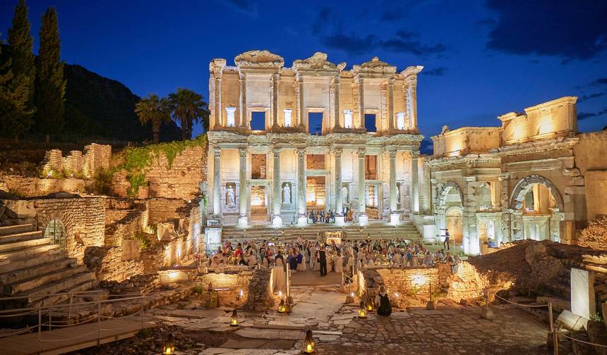 Grecian Treasures Cruise Tour with Delphi & Meteora — 1