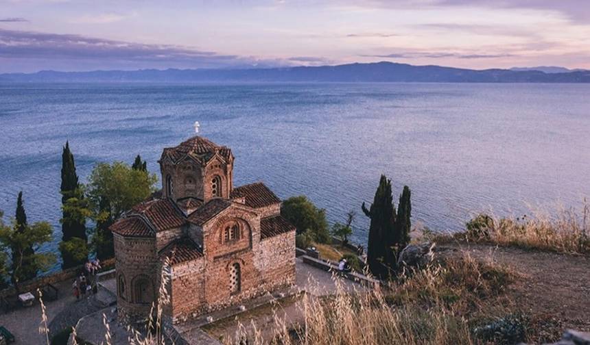 Balkan Express - Southbound. Croatia, Montenegro, Kosovo, Albania, N. Macedonia, Bulgaria — 1