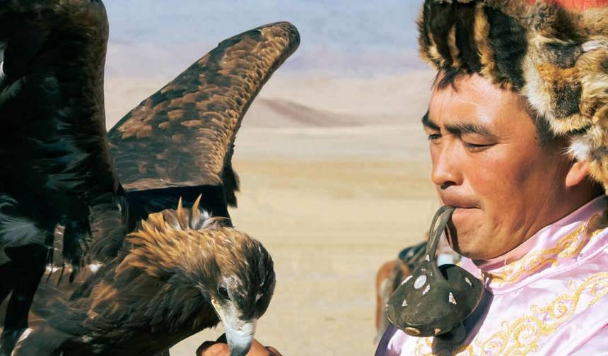 Lamparty śnieżne Ałtaju: Ekspedycja fotograficzna dzikiej przyrody w Mongolii — 1