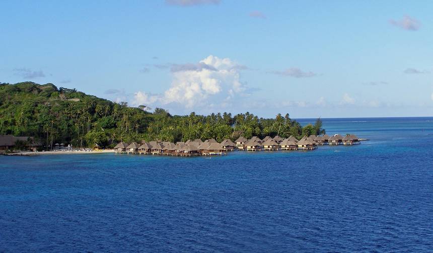 French Polynesia Vacation: 7-Night Moorea & Bora Bora Dream Escape — 1