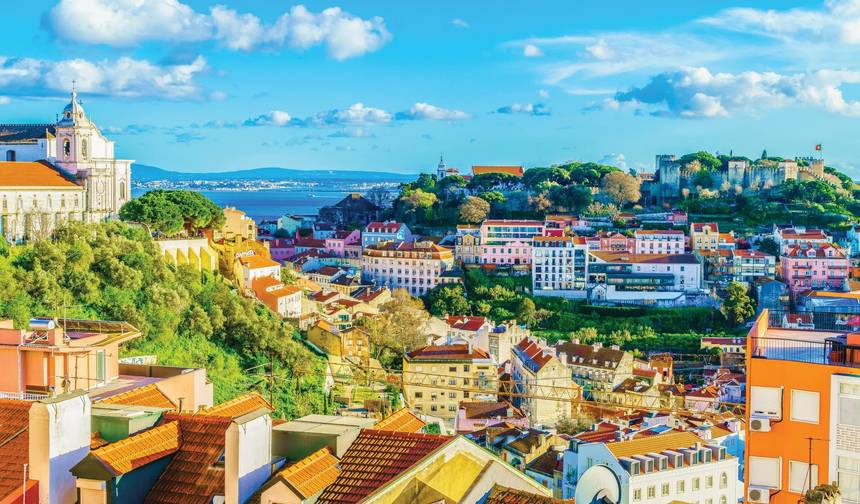 Lisbon with Douro Discovery Lisbon → Porto (2027) — 1