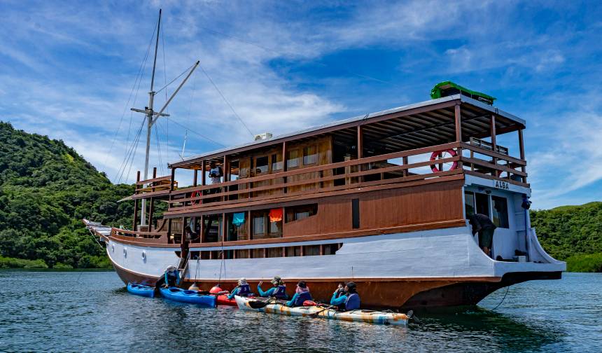 Bali, Lombok, Gili & Flores: The Island Sampler — 1