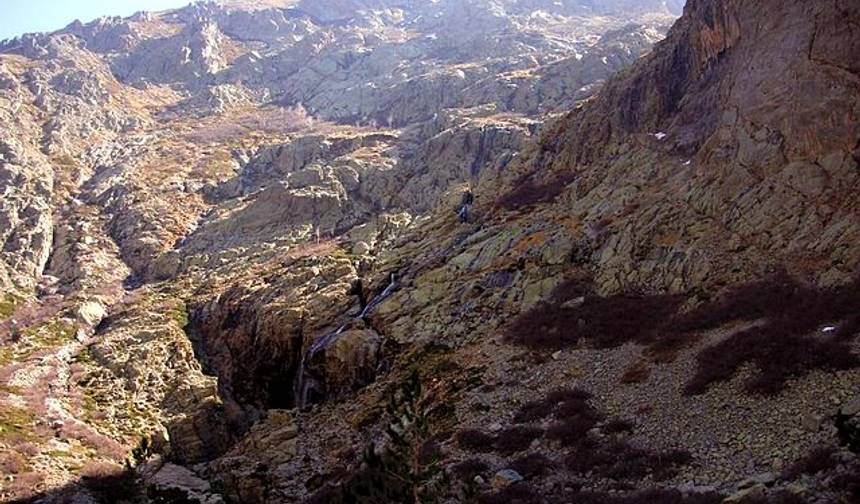 Corsica Unchained: Where Cliffs Meet the Tide — 1