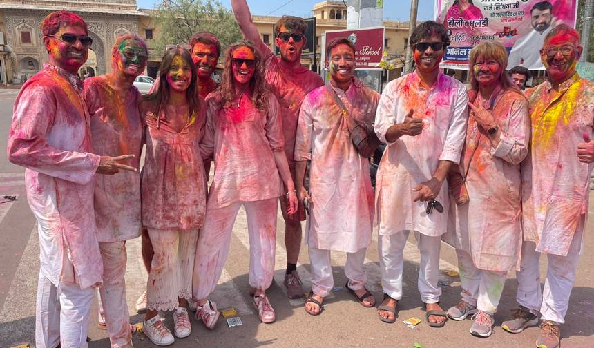 Festiwal Holi Kolorów i Świętuj 22 marca 2027 z Prywatnymi Luksusowymi 7-dniowymi Wycieczkami po Złotym Trójkącie w Indiach — 1