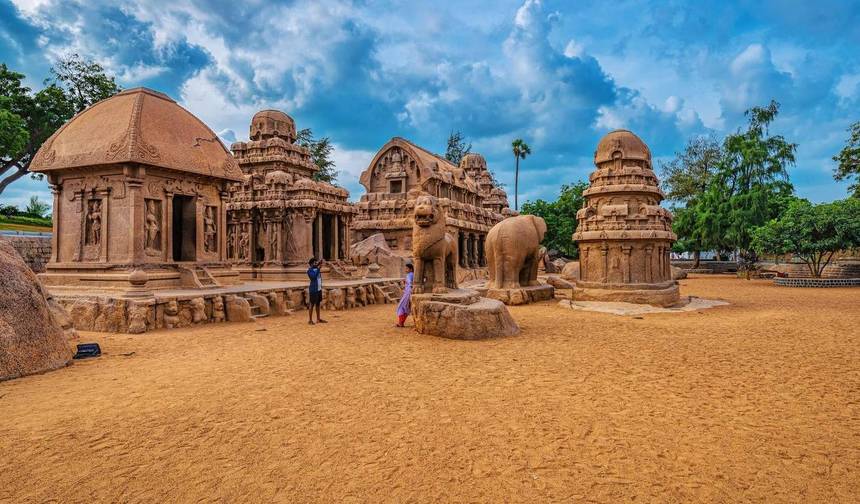 South India – Kerala Backwaters – Toy Train & Wildlife Tour – 15 Days — 1