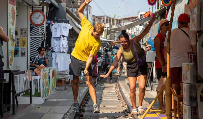 Total Southeast Asia: Tasty Street Eats & Chill Island Vibes — 1