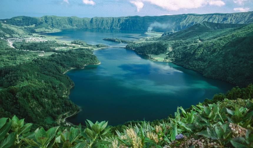 Classic Portugal: Mainland & Azores Adventure — 1