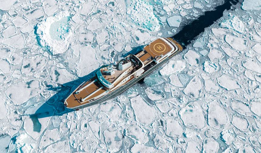 Spitsbergen Exclusive between pack ice & midnight sun — 1