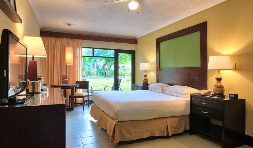 Costa Rica Active & Adventure - Rainforest, Wildlife & Beach Extension (incl. Flight) — 1