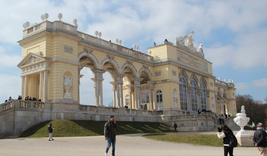 IMPERIAL CITIES- IN THE FOOTSTEPS OF THE HABSBURG EMPIRE — 1
