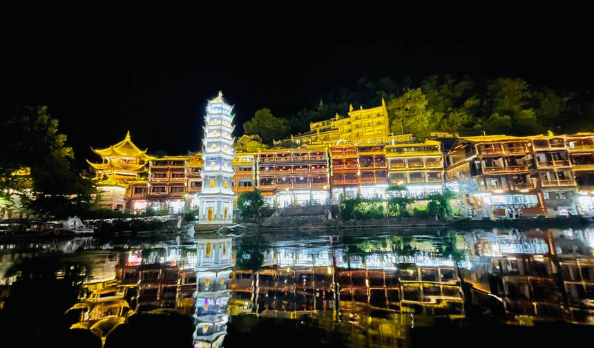 جولة أفضل ما في Zhangjiajie إلى Fenghuang (مجموعة صغيرة بحد أقصى 16) لمدة 5 أيام | مغامرة باقة الصين — 1