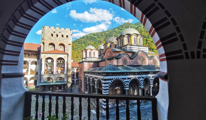 Two Countries, One Journey: Romania & Bulgaria by Train — 1
