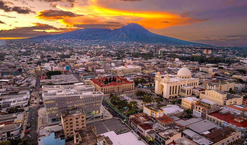 Essential El Salvador in 4 days — 1