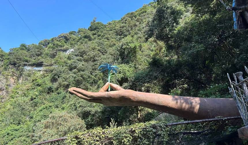 Private Day Tour to Gulong Canyon and Cave Fairland from Guangzhou — 1