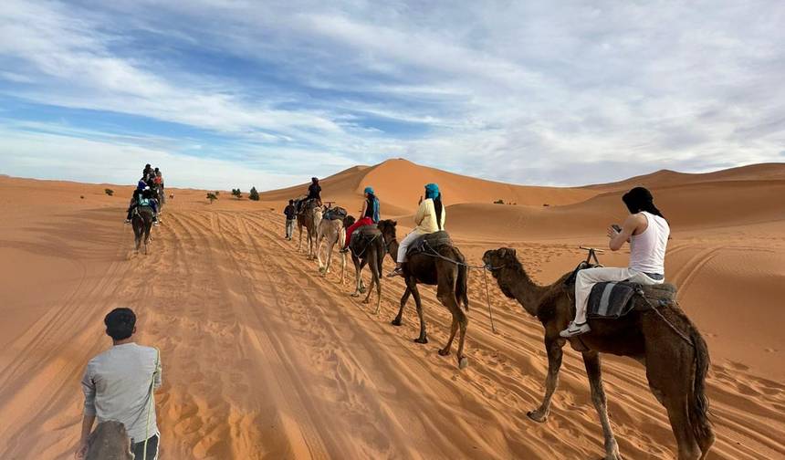 Z Marrakeszu: 6-dniowa wycieczka po Pustyni Sahara do Merzougi, przejażdżka na wielbłądach, zachód słońca i luksusowy obóz — 1