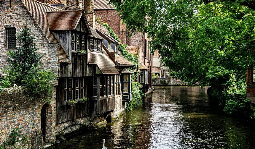 9 Days in Brussels and Luxembourg by Train: Fairytale Cities, Castles & Culture — 1