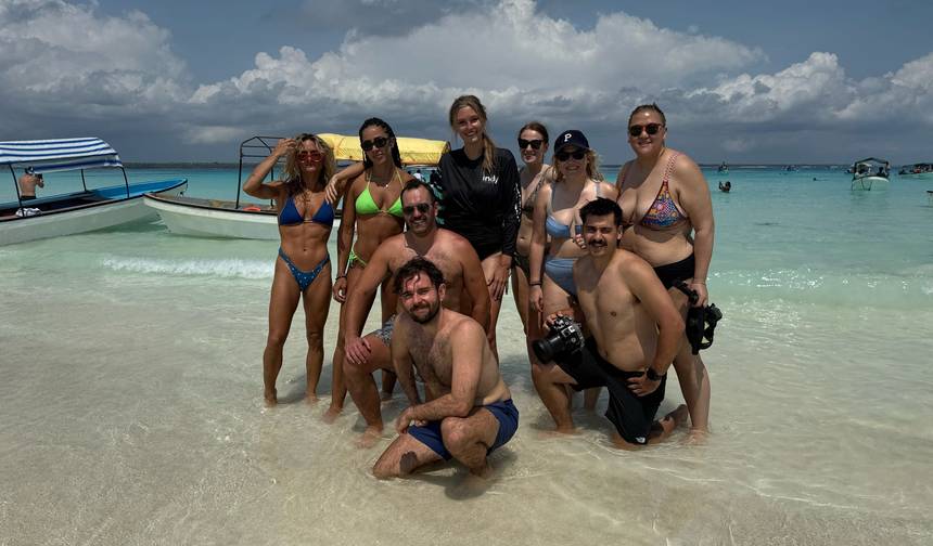 Zanzibar Adventure – Dolphins, Beaches & Island Life — 1