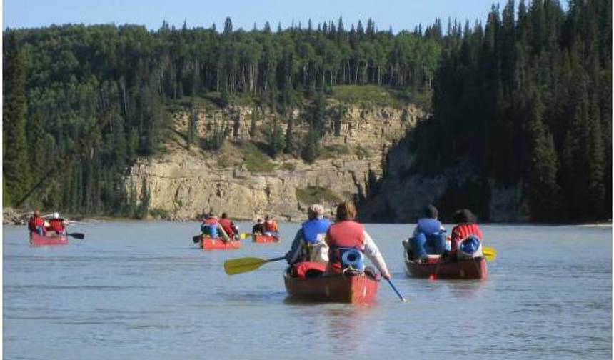 Viagem de Canoa no Rio Athabasca em Alberta, Canadá — 1