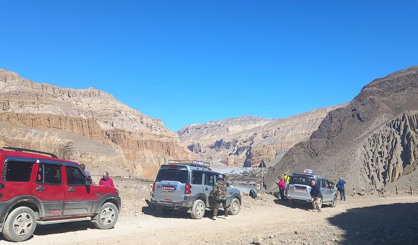 جولة بالسيارة الجيب لمدة 7 أيام إلى لو مانثانغ موستانغ — 1