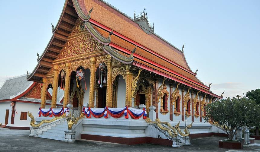 Odisseia Cultural: Descobrindo o Norte do Laos de Trem em 9 Dias — 1