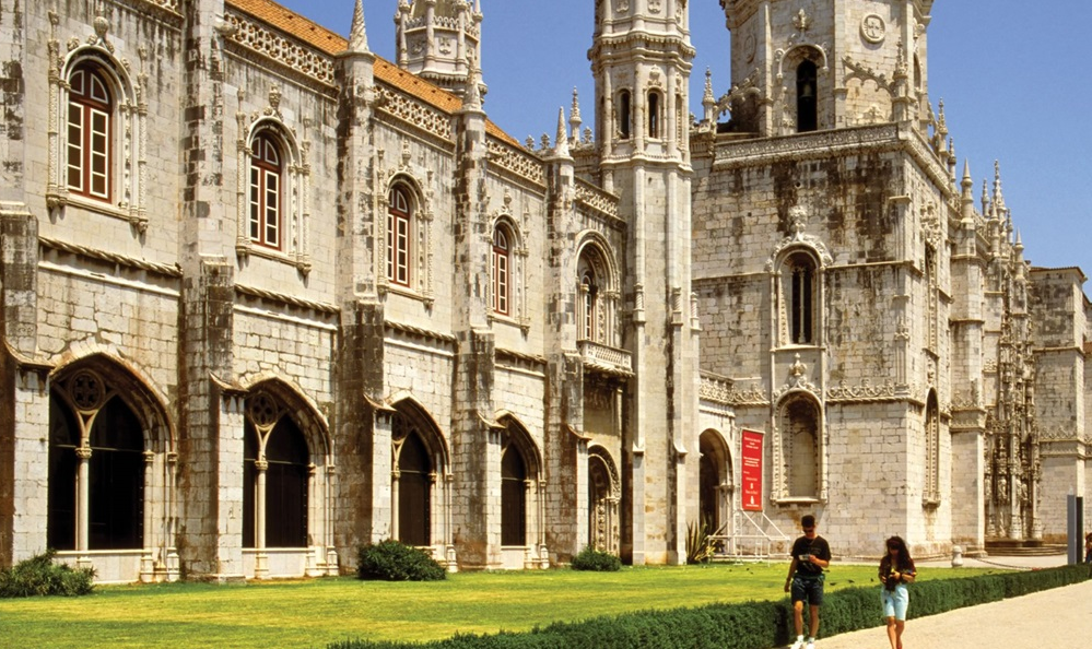 Best of Portugal by Trafalgar with 12 Tour Reviews (Code 3811211
