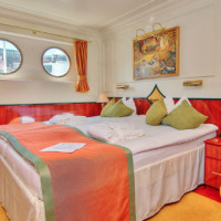 Royal Crown Premium Cabin